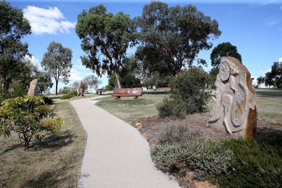 Pensioners Hill Heritage Sculptures